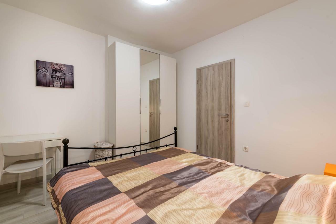 Apartman Paola Appartement Pula Buitenkant foto